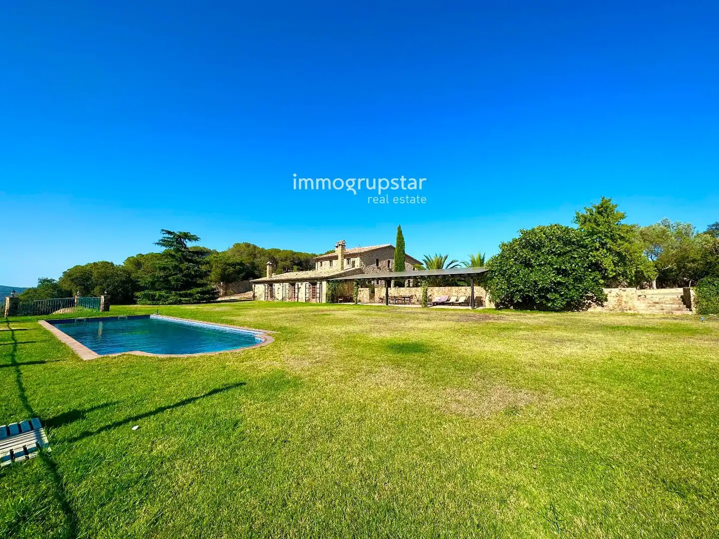 Vista exterior de Finca rústica en venta en Santa Cristina d'Aro con Terraza, Trastero y Piscina