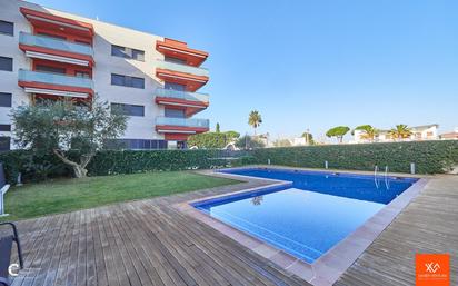 Swimming pool of Planta baja for sale in Torredembarra  with Air Conditioner, Terrace and Balcony