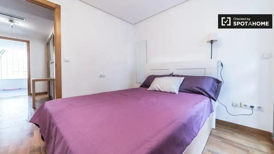 Habitación de Piso de alquiler en Valencia con Aire acondicionado, Calefacción y Amueblado