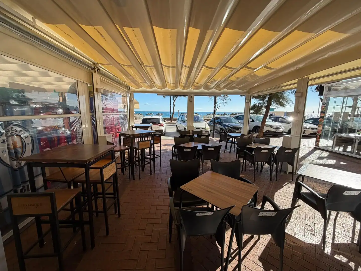 Local comercial en traspaso en Puerto Deportivo