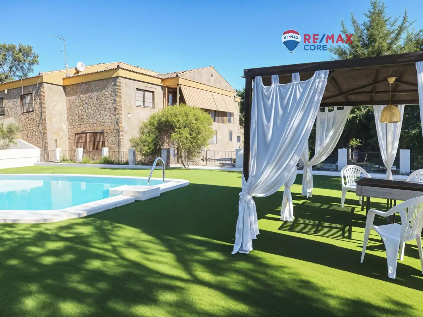 Vista exterior de Casa o chalet en venta en Sierra de Fuentes con Calefacción, Jardín privado y Terraza