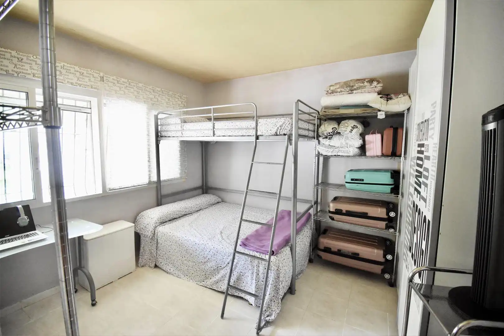Schlafzimmer von Erdgeschoss zum Verkauf in El Campello mit Klimaanlage, Privatgarten und Terrasse