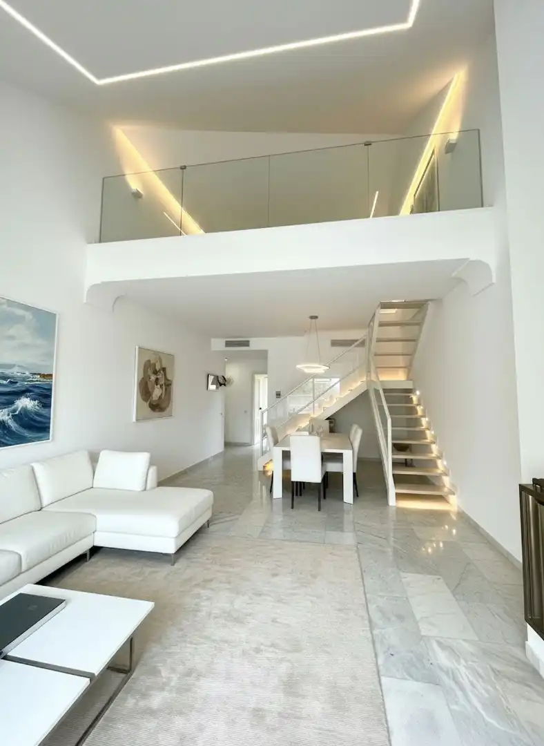 Dúplex en venta en Marbella con Aire acondicionado, Terraza y Amueblado