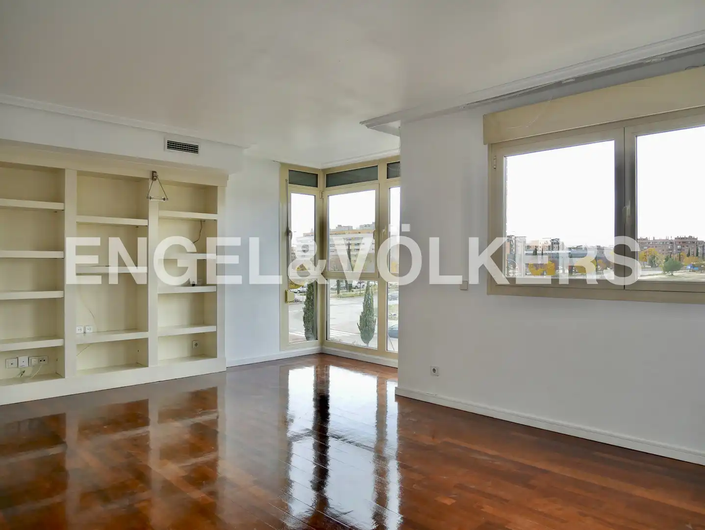 Living room of Flat for sale in Madrid  with Air Conditioner, Heating and Swimming Pool