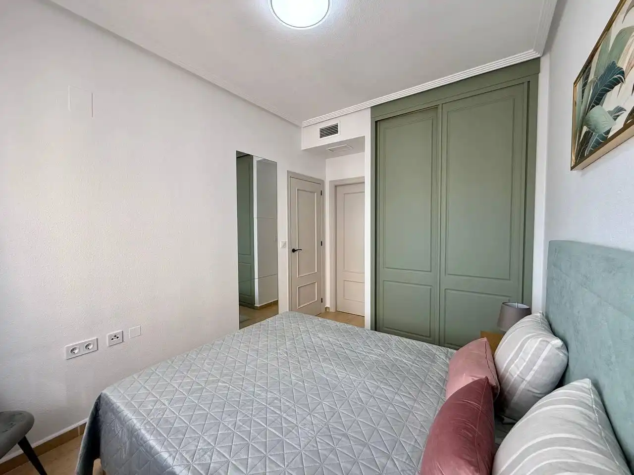 Habitación de Apartamento en venta en Guardamar del Segura con Aire acondicionado, Jardín privado y Terraza