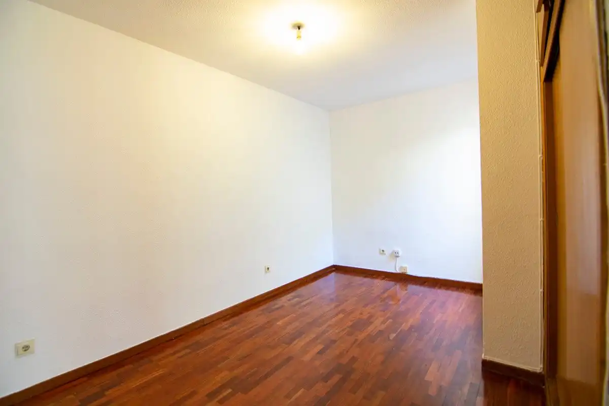 Bedroom of Flat for rent in Madrid  with Parquet flooring