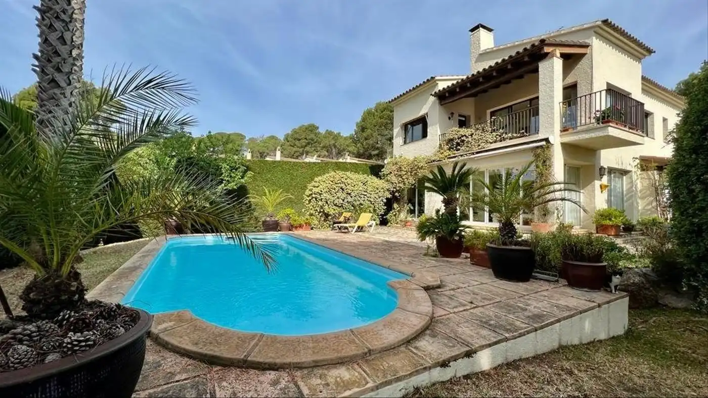 Villa avec jardin à vendre à Carrer de la Cerdanya 16