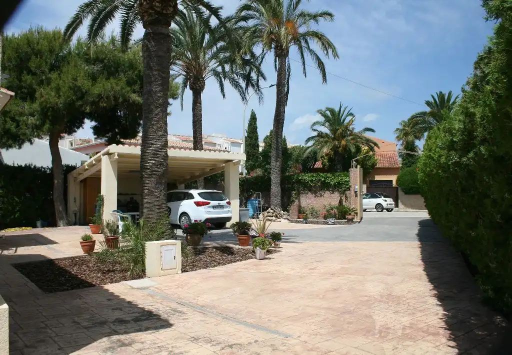Exterior view of Houses for sale in El Campello  with Air Conditioner