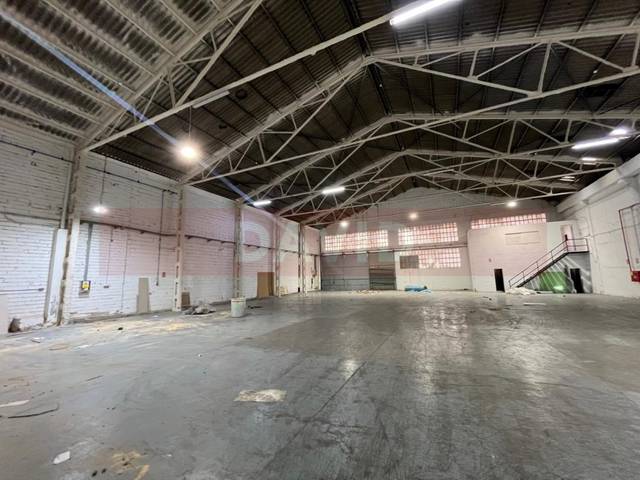 Nave industrial en Alquiler en N/A en Centre