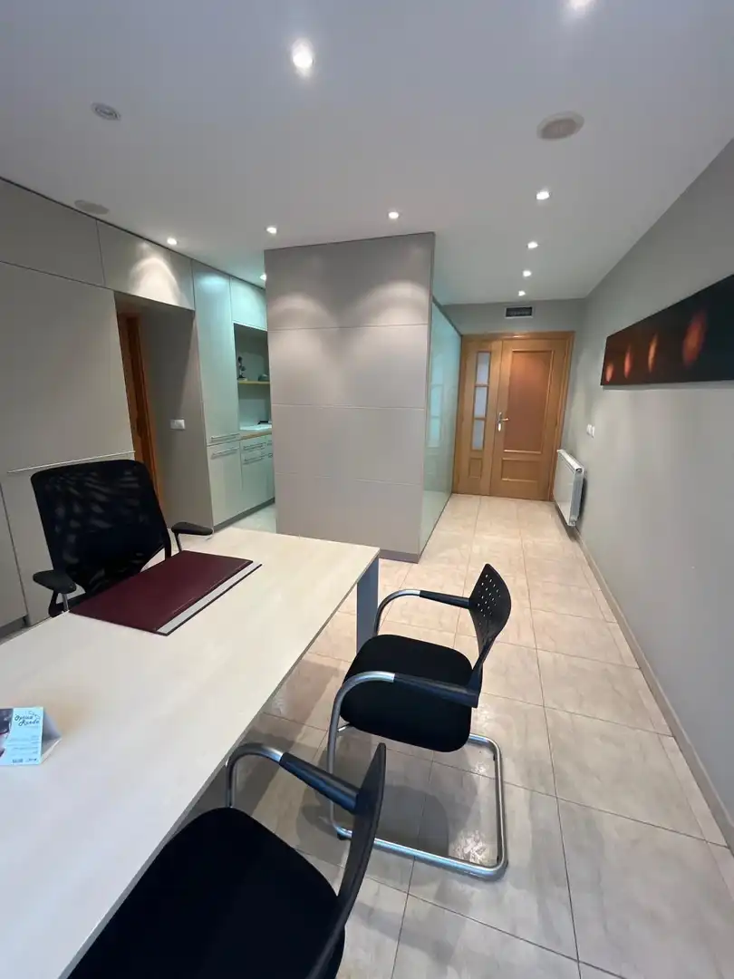 Office for rent in Salt  with Heating and Terrace