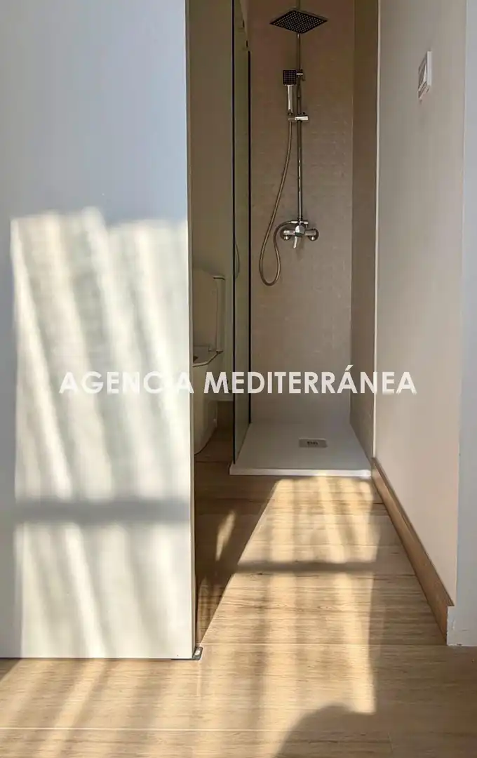 Bany de Oficina en venda en Valencia amb Aire condicionat, Calefacció i Terrassa