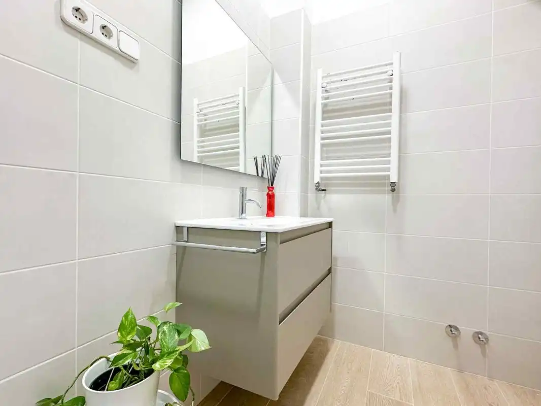 Baño de Planta baja de alquiler en Madrid con Calefacción y Amueblado