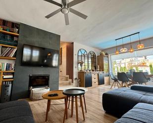 Living room of Single-family semi-detached for sale in Torremolinos  with Air Conditioner, Terrace and Swimming Pool