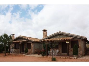 Villa con piscina in vendita a Calle Ctra Lagunas de Ruidera 0.9