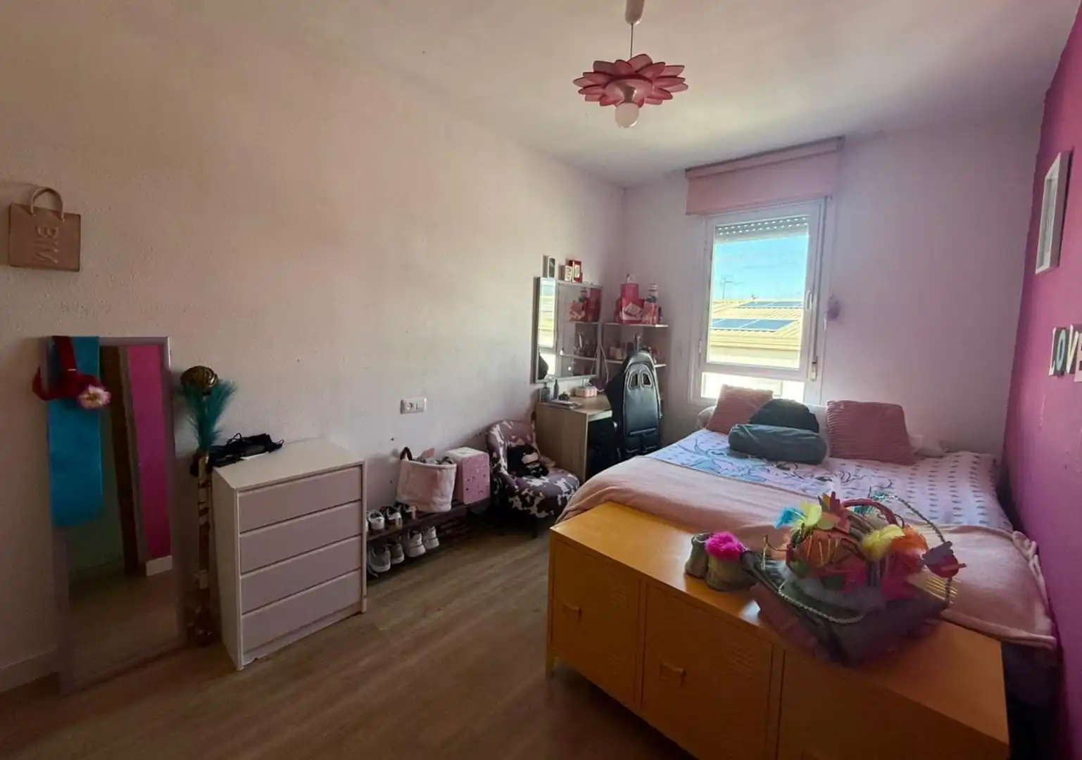 Schlafzimmer von Einfamilien-Reihenhaus zum Verkauf in Mérida mit Klimaanlage, Heizung und Terrasse