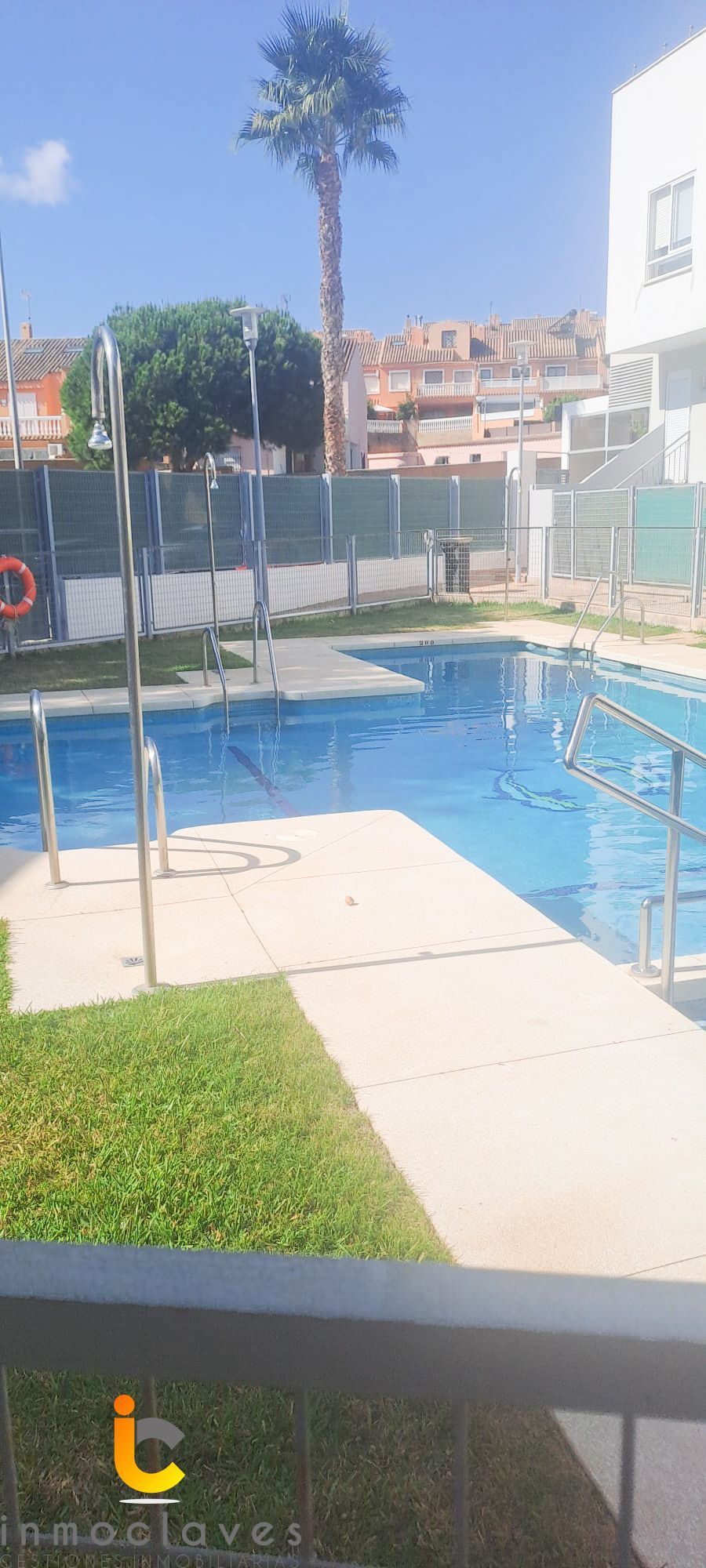 Piscina de Apartamento de alquiler en Algeciras con Piscina comunitaria