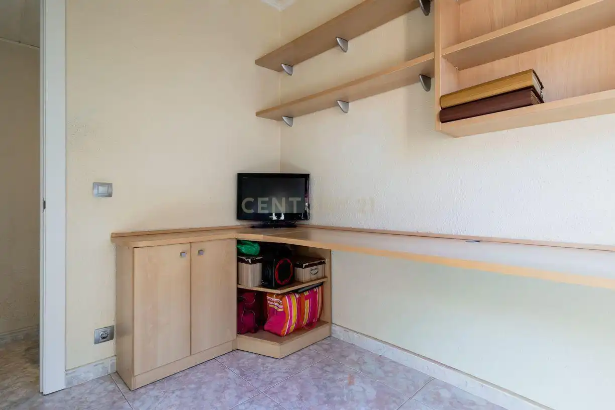 Dormitori de Apartament en venda en Sant Joan Despí amb Aire condicionat