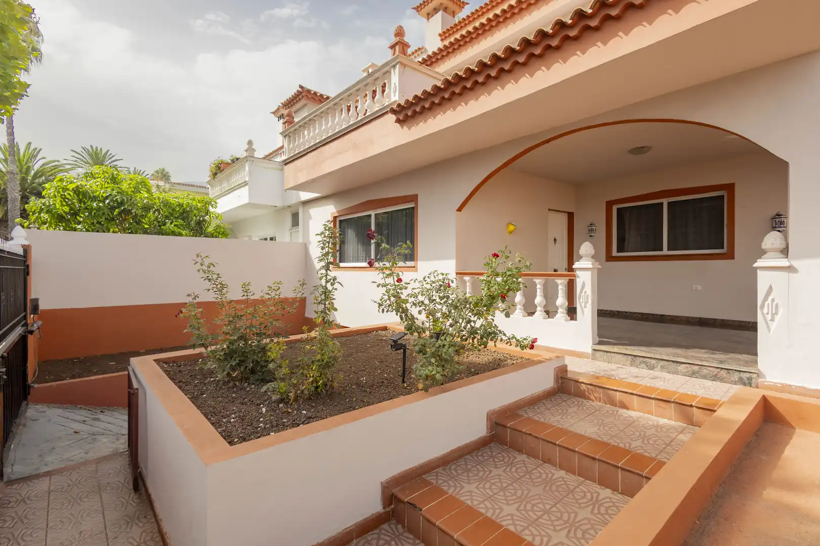 Vista exterior de Casa adosada en venta en Los Realejos con Jardín privado, Terraza y Trastero