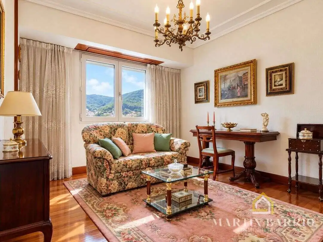 Piso con terraza en venta en Antonio Trueba Zeharkalea