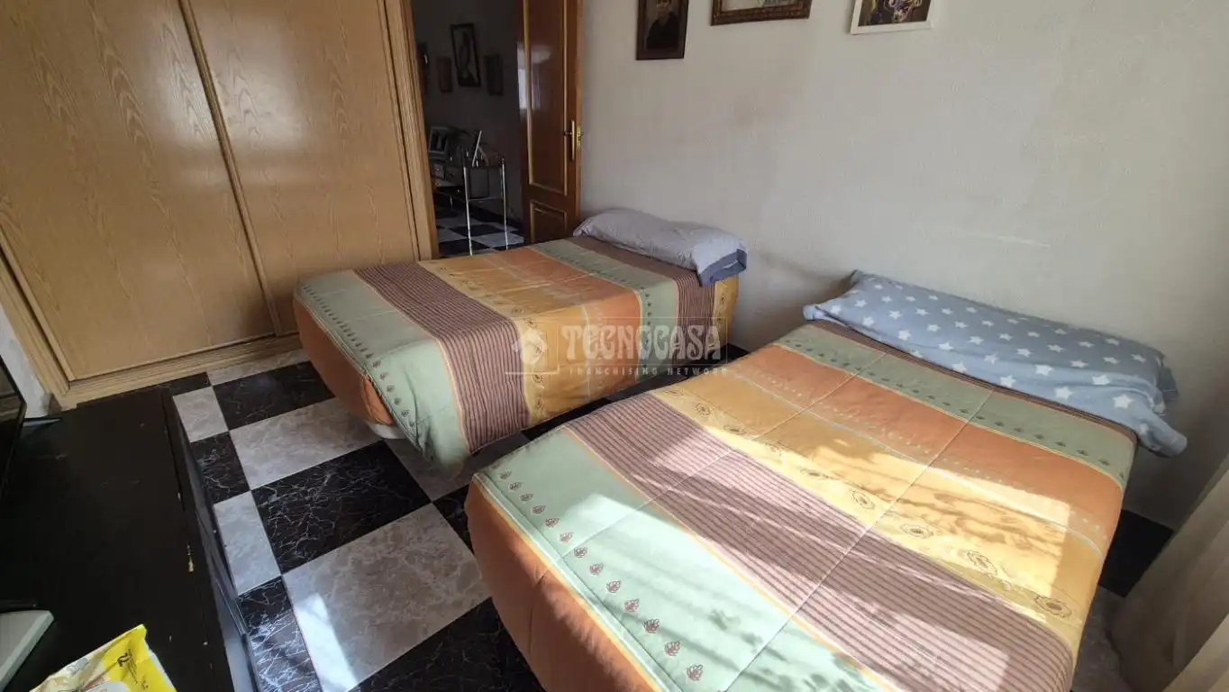 Bedroom of Flat for sale in Madrid