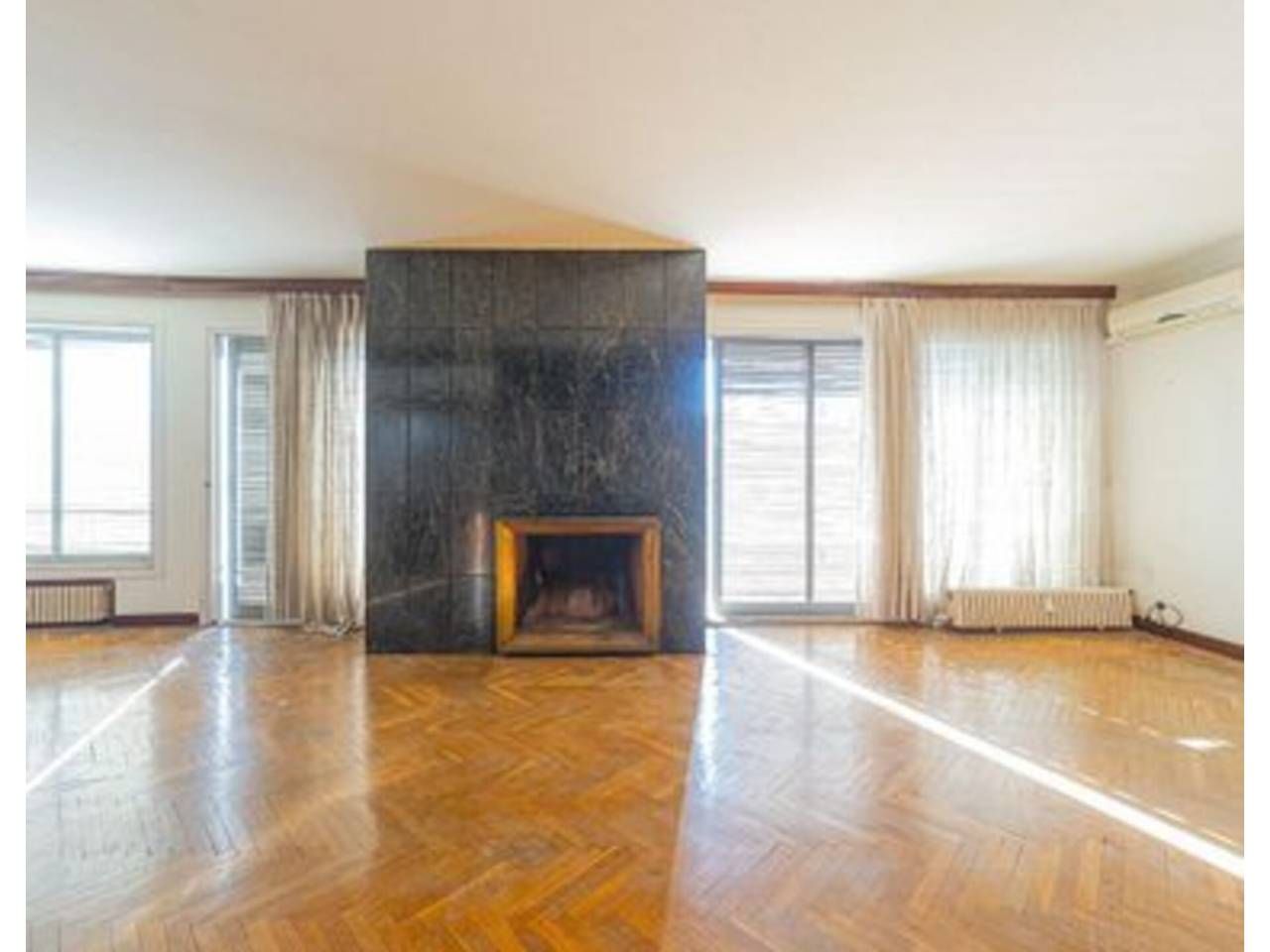 Sala d'estar de Pis de lloguer en  Barcelona Capital amb Aire condicionat, Calefacció i Parquet