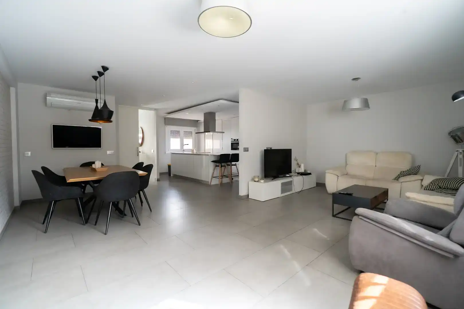 Sala de estar de Piso en venta en Níjar con Aire acondicionado, Trastero y Amueblado