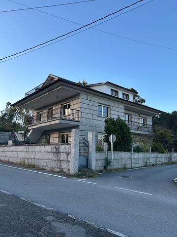 Casa-chalet en Venta en Lugar en Meis