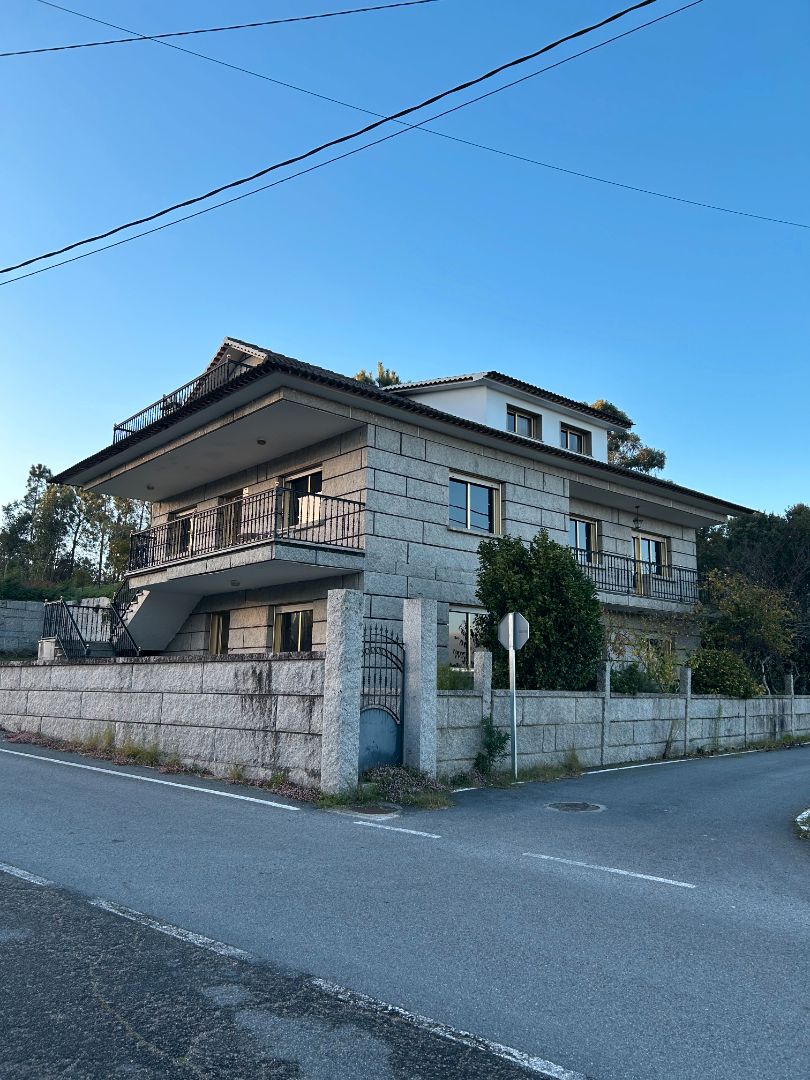 Vista exterior de Casa o xalet en venda en Meis amb Calefacció i Moblat