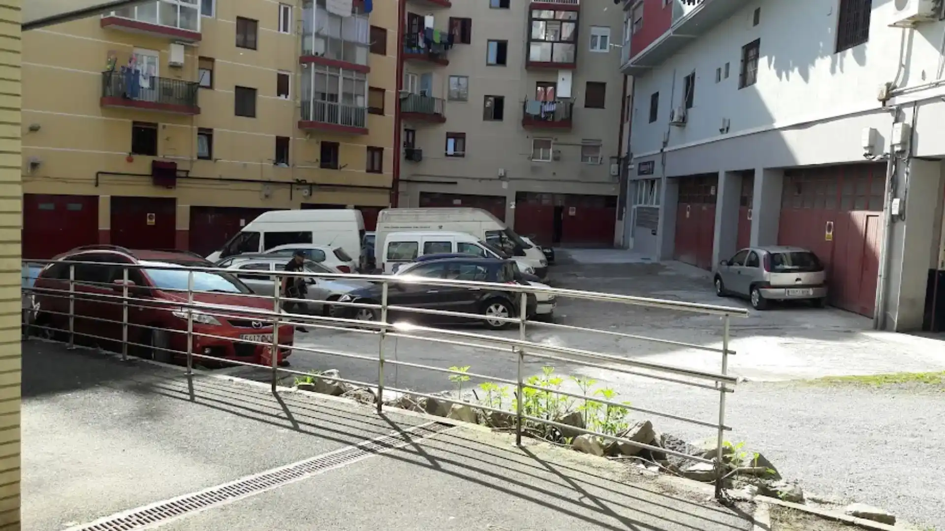 Aparcament de Planta baixa en venda en Irun 