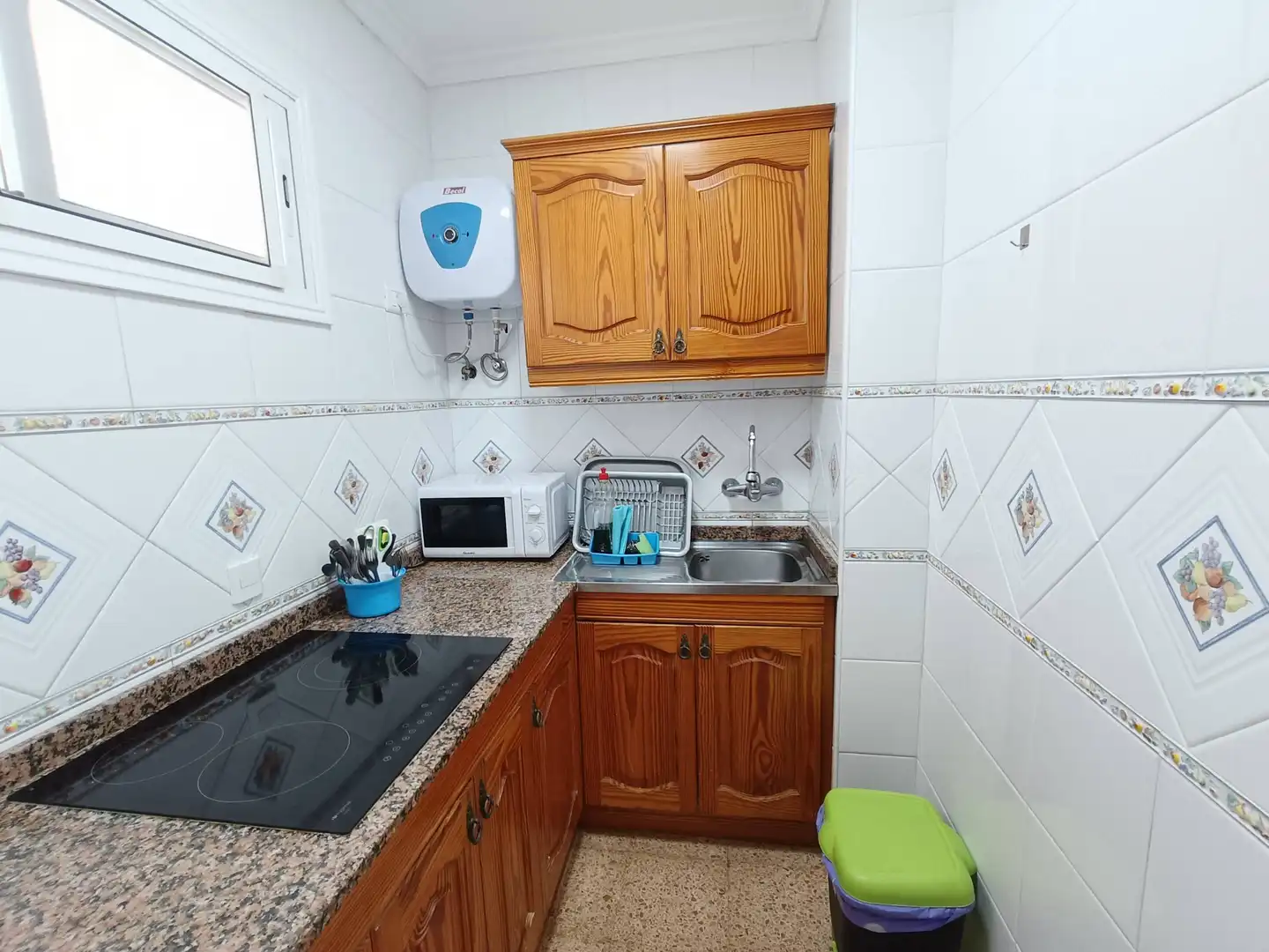 Cocina de Apartamento de alquiler en San Bartolomé de Tirajana con Aire acondicionado, Amueblado y Balcón