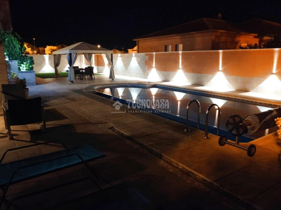 Piscina de Casa o xalet en venda en Cabanillas del Campo amb Aire condicionat, Calefacció i Jardí privat