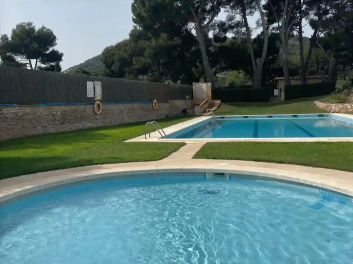 Schwimmbecken von Garage zum Verkauf in Begur