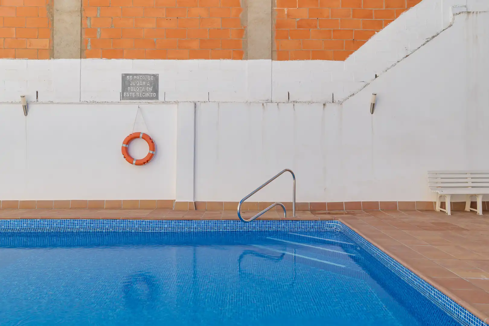 Piscina de Piso en venta en Pineda de Mar con Calefacción, Balcón y Piscina comunitaria