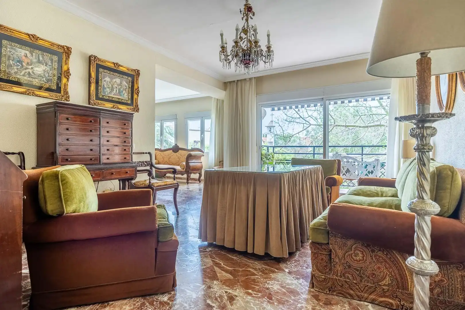 Wohnzimmer von Wohnung zum Verkauf in Sevilla mit Klimaanlage, Privatgarten und Terrasse