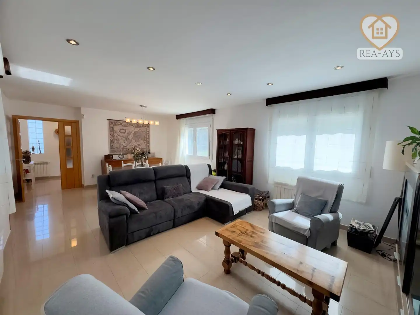 Sala d'estar de Casa o xalet en venda en Mediona amb Calefacció, Jardí privat i Terrassa