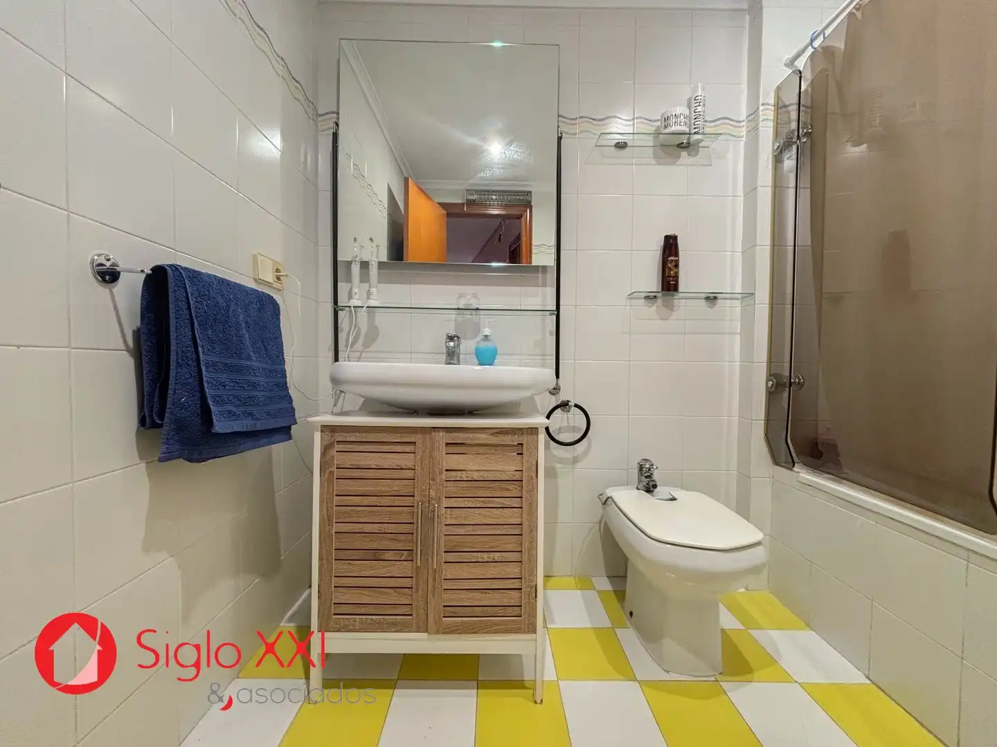 Baño de Piso en venta en Almazora / Almassora con Aire acondicionado, Trastero y Balcón