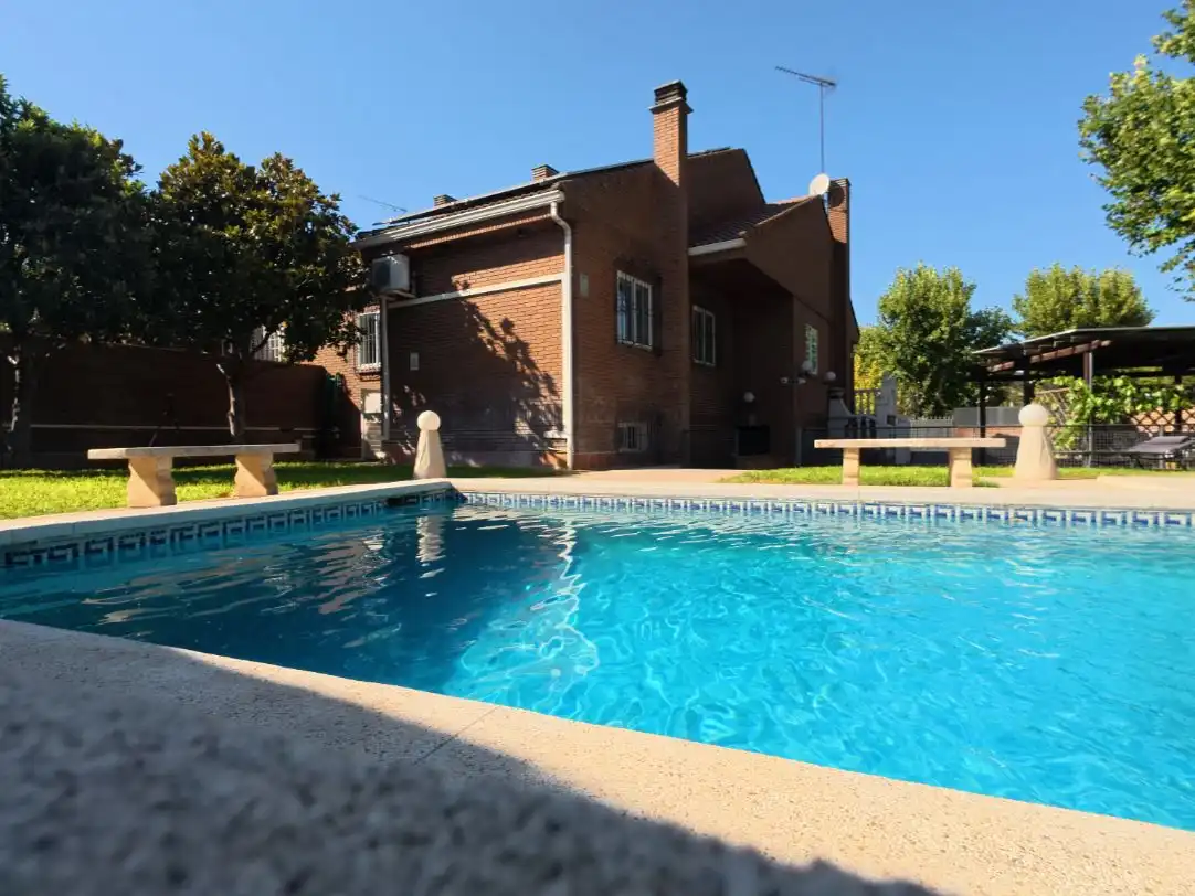 Swimming pool of Houses for sale in Camarma de Esteruelas, Madrid