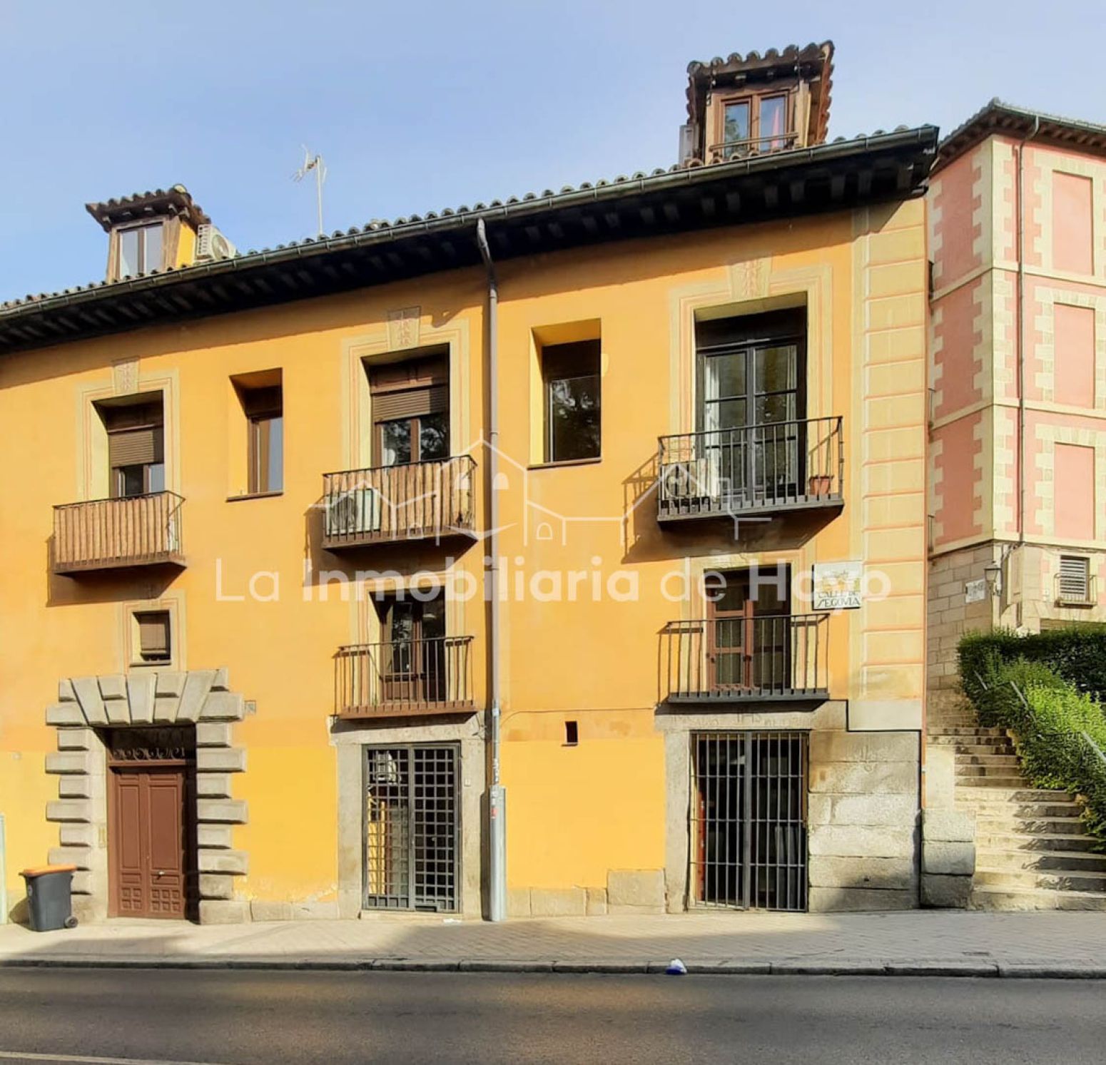 Exterior view of Flat for sale in  Madrid Capital  with Air Conditioner and Heating