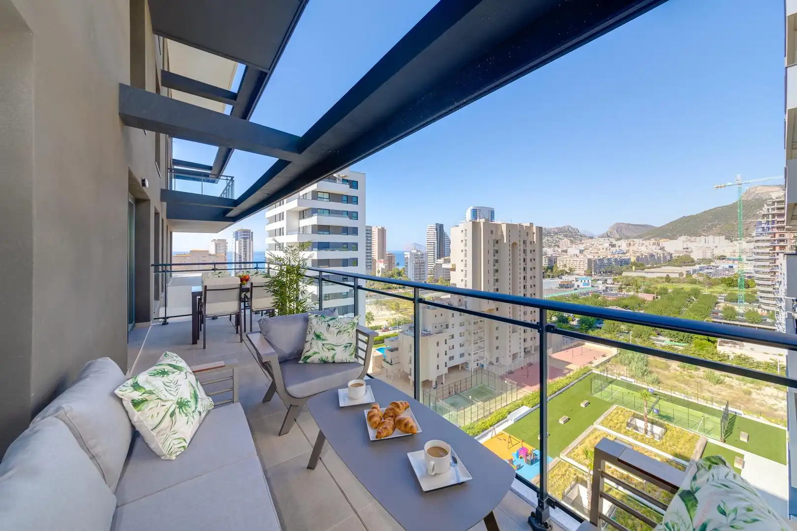 Terraza de Apartamento en venta en Calpe / Calp con Aire acondicionado, Calefacción y Jardín privado
