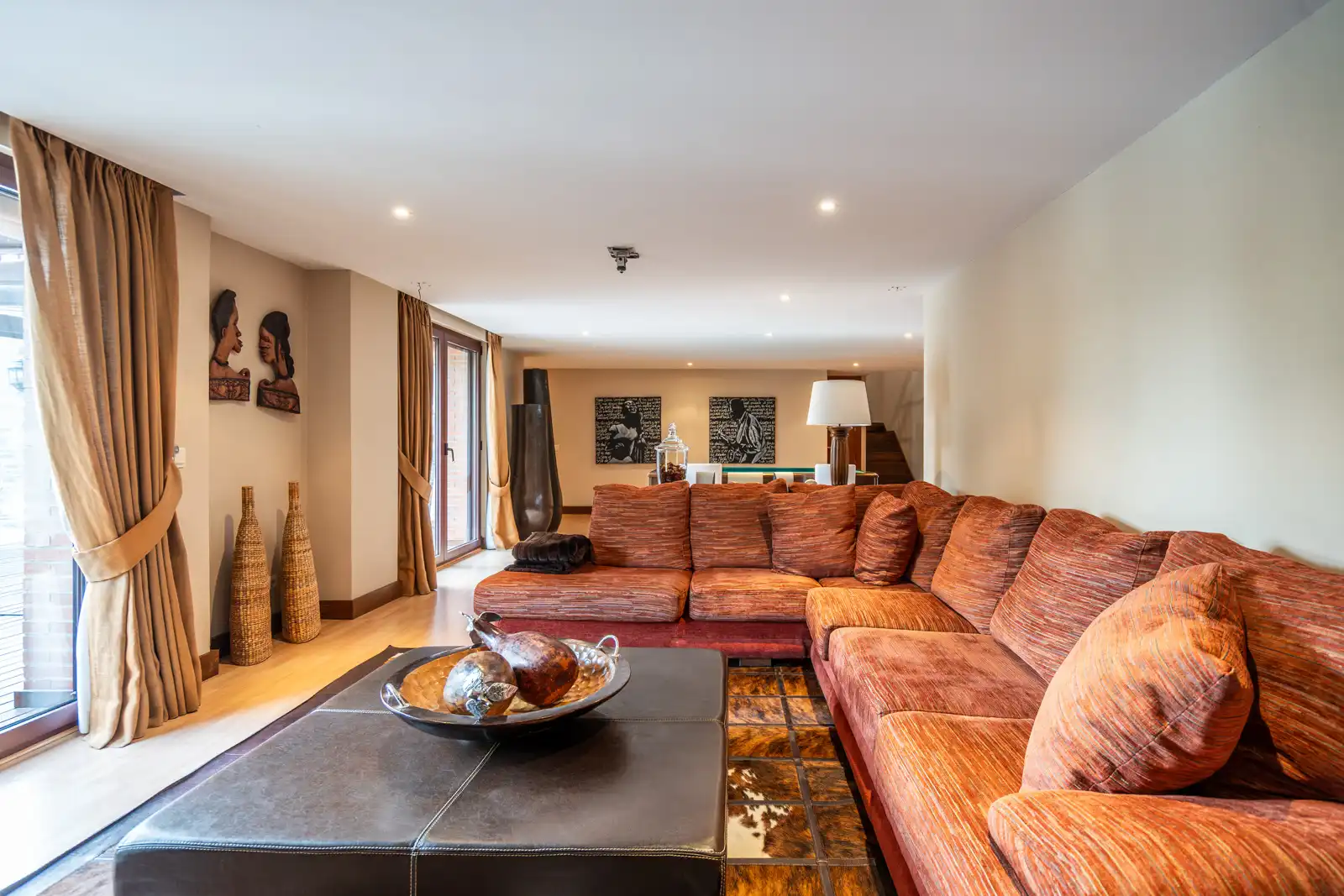 Sala d'estar de Casa o xalet en venda en Las Rozas de Madrid amb Aire condicionat, Calefacció i Jardí privat