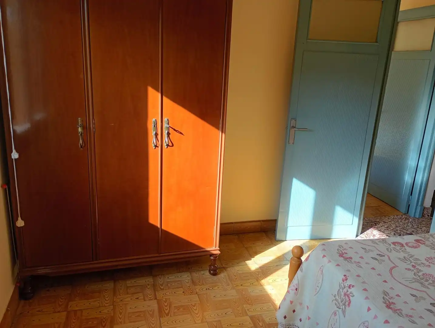Habitación de Casa adosada en venta en Pravia con Calefacción, Terraza y Trastero