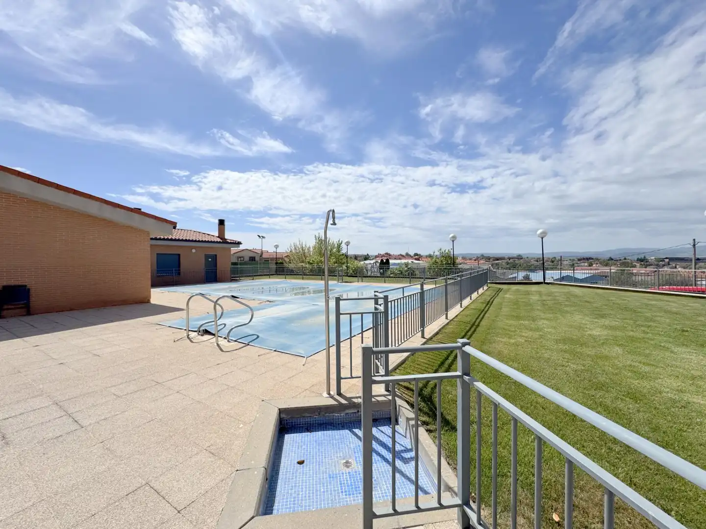Piscina de Piso en venta en Ávila con Calefacción, Jardín privado y Terraza