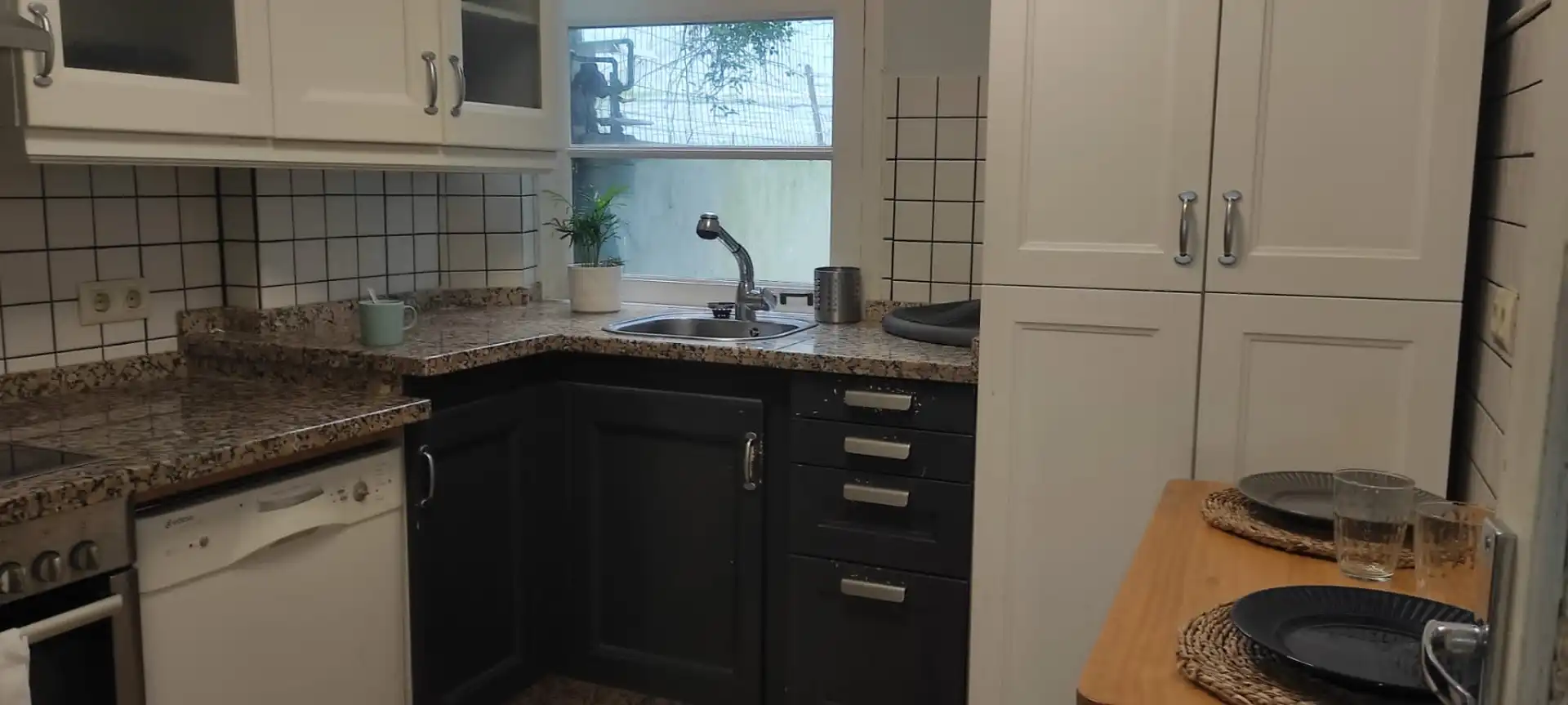 Cocina de Piso de alquiler en A Coruña Capital  con Calefacción, Parquet y Amueblado