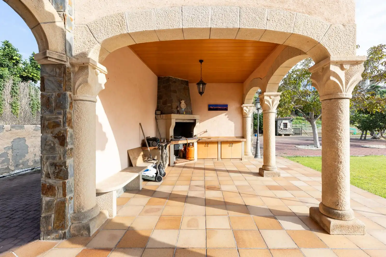 Terrassa de Casa o xalet en venda en Mataró amb Terrassa i Piscina