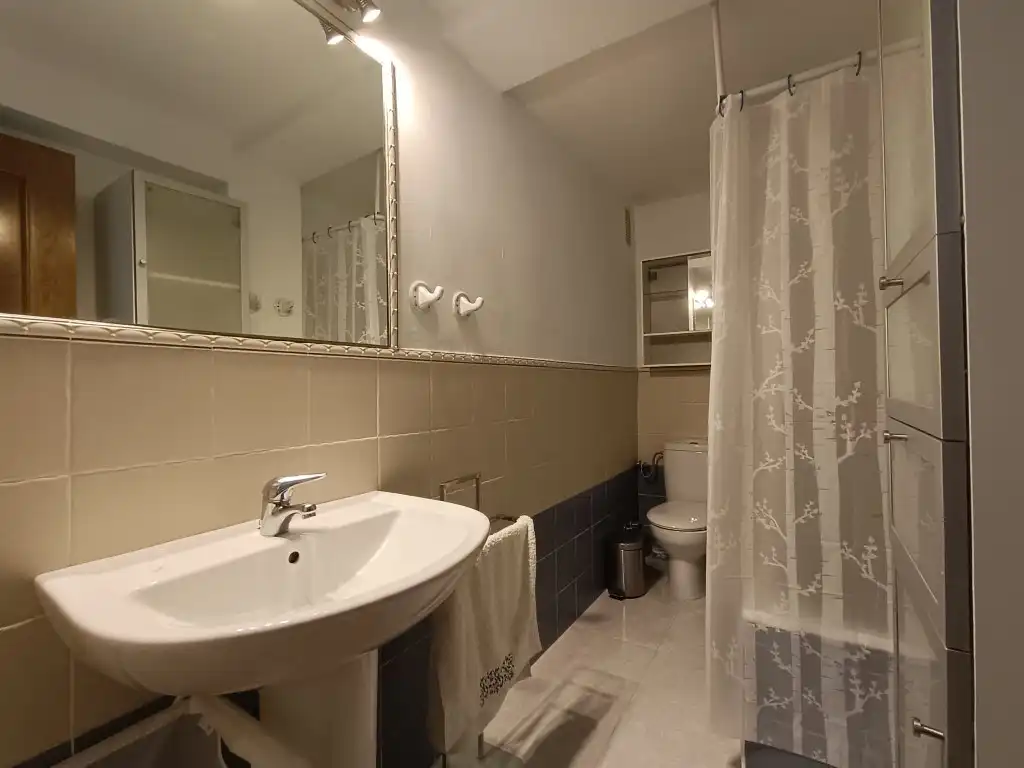 Badezimmer von Wohnung zur Miete in Córdoba