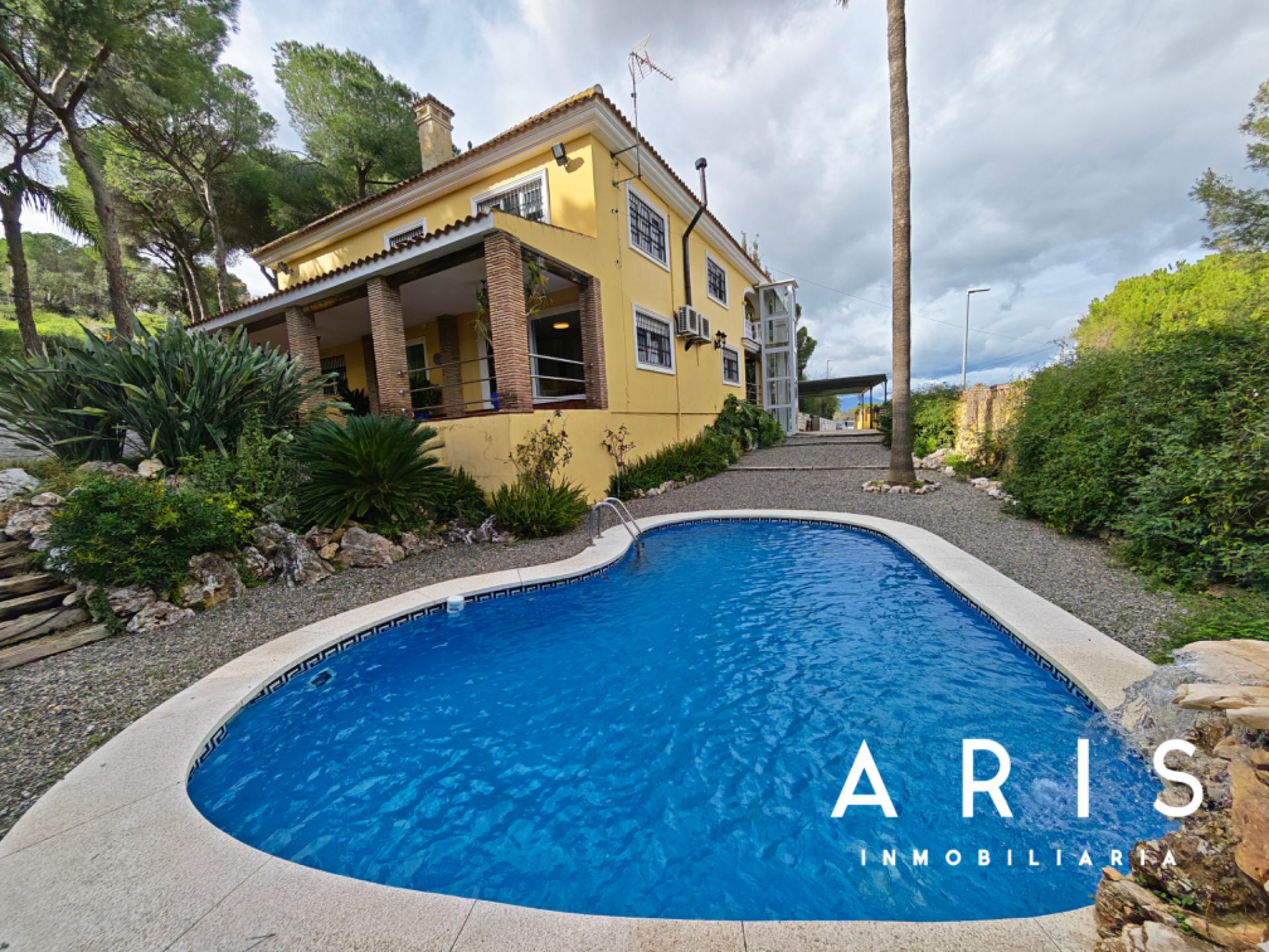 Exterior view of House or chalet for sale in Alhaurín de la Torre  with Air Conditioner, Private garden and Terrace