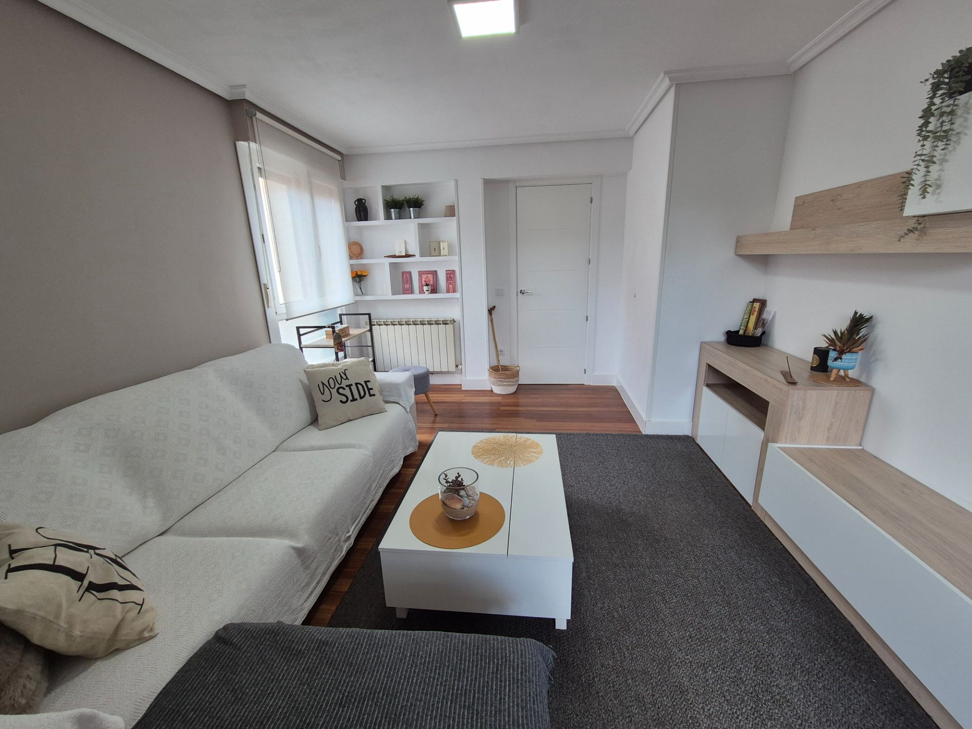 Sala d'estar de Pis de lloguer en Urnieta amb Calefacció, Parquet i Moblat