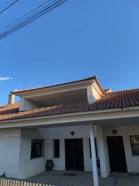 Vista exterior de Casa o chalet en venta en La Adrada  con Calefacción, Jardín privado y Trastero