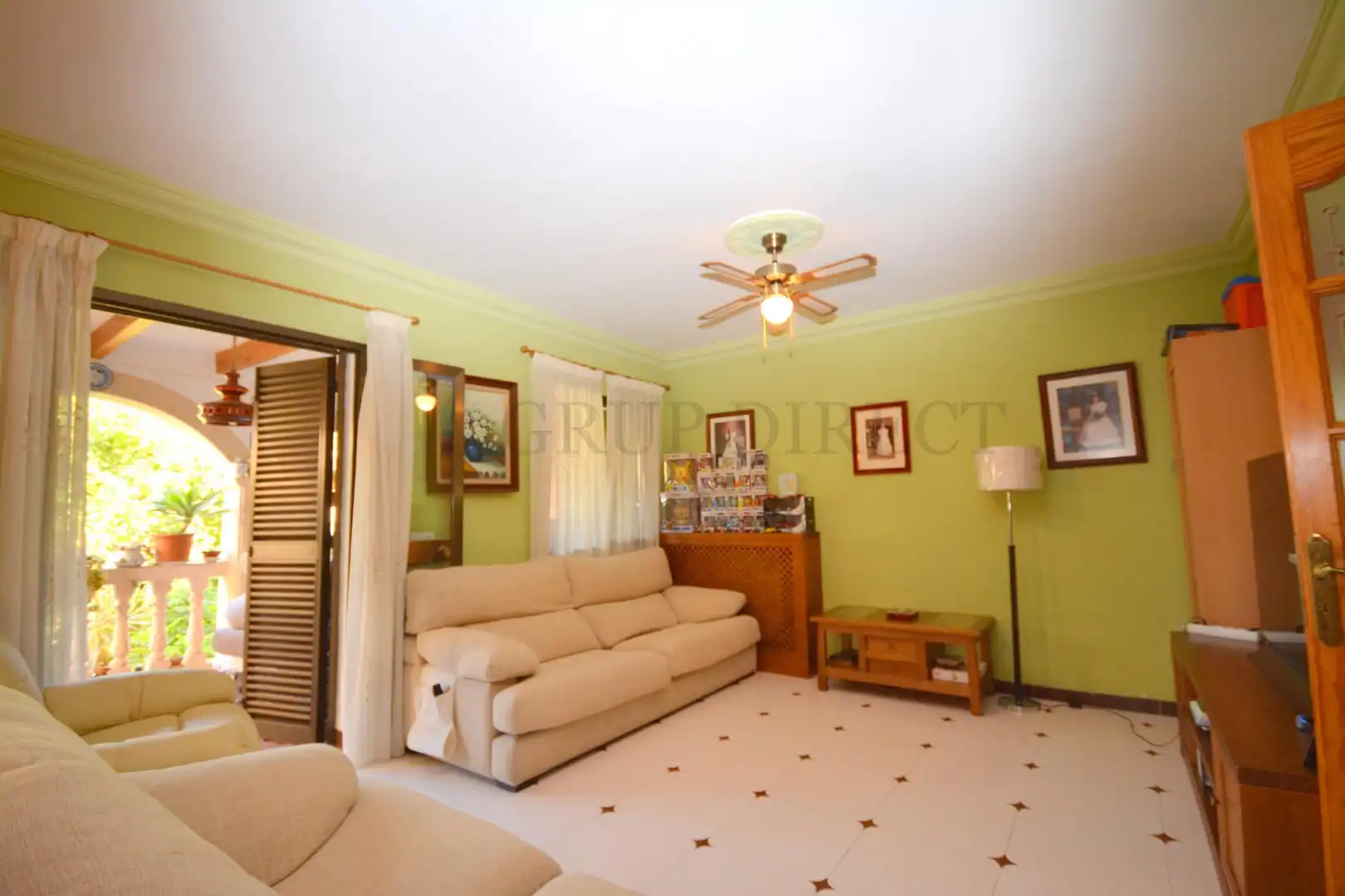 Sala d'estar de Casa o xalet en venda en  Palma de Mallorca amb Calefacció, Jardí privat i Terrassa