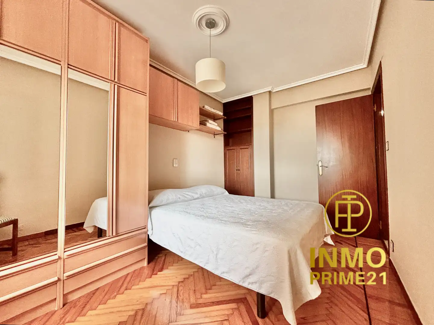 Habitación de Piso de alquiler en Santander con Calefacción, Parquet y Amueblado